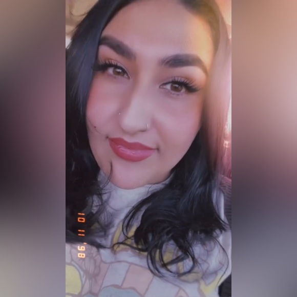 Meet your Posher, Janet - Picture 7 of 8